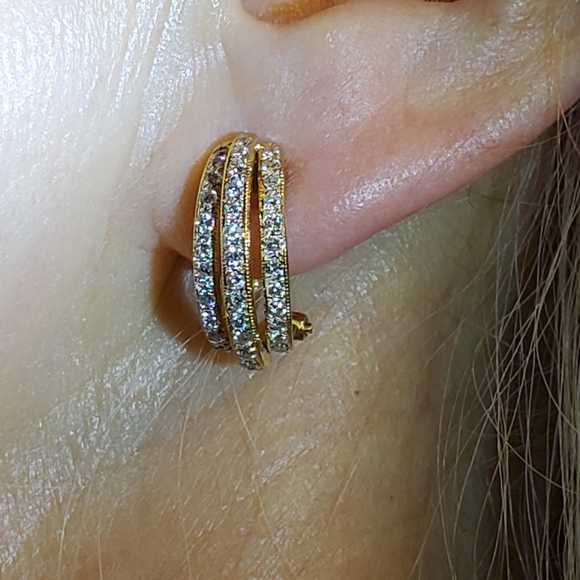 18K   GOLD DIAMOND EARRINGS. - Picture 6 of 10